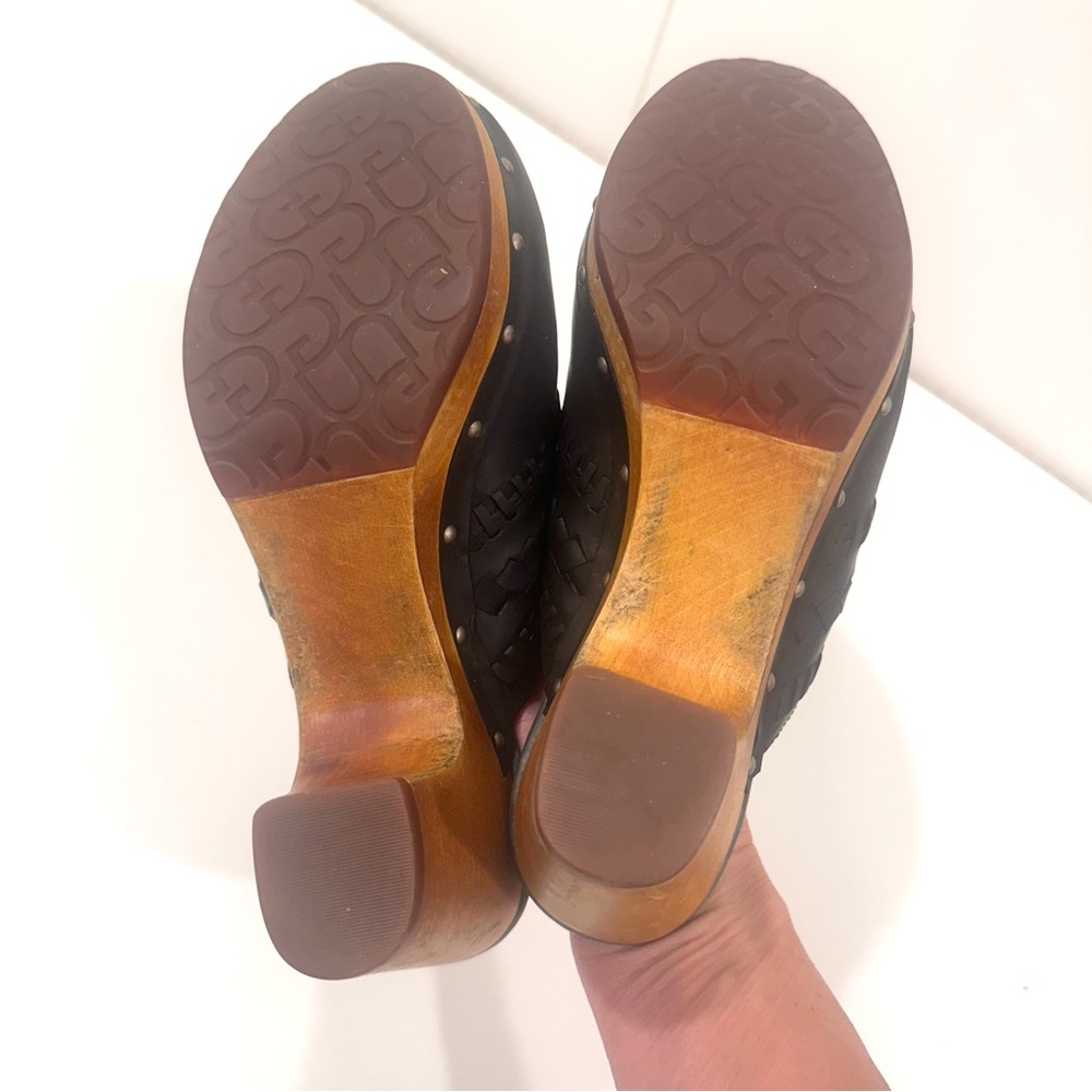 UGG women’s black woven leather clogs with wood heels 7 - Picture 7 of 9